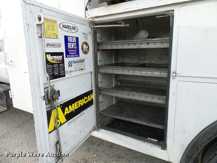 image for item DD8313 2008 Ford F750 Super Duty service truck with crane