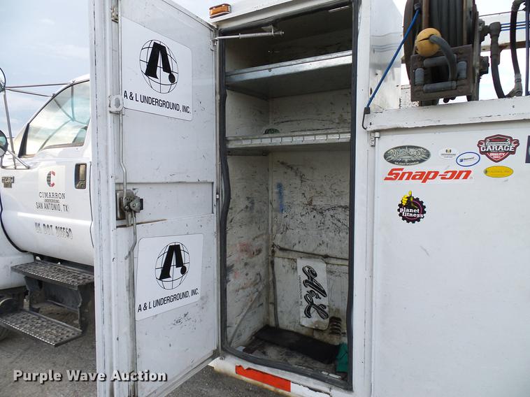 image for item DD8313 2008 Ford F750 Super Duty service truck with crane