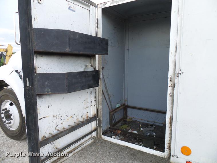 image for item DD8313 2008 Ford F750 Super Duty service truck with crane