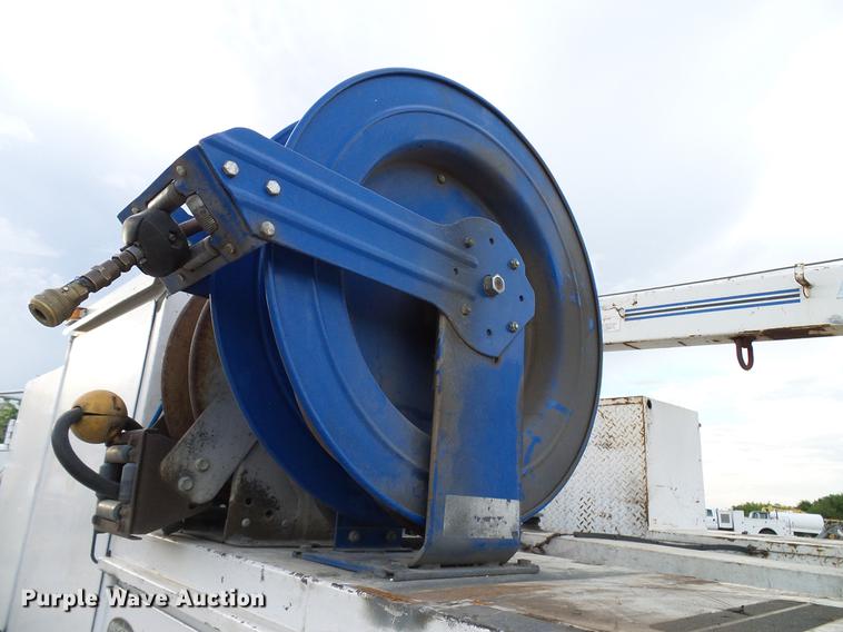 image for item DD8313 2008 Ford F750 Super Duty service truck with crane