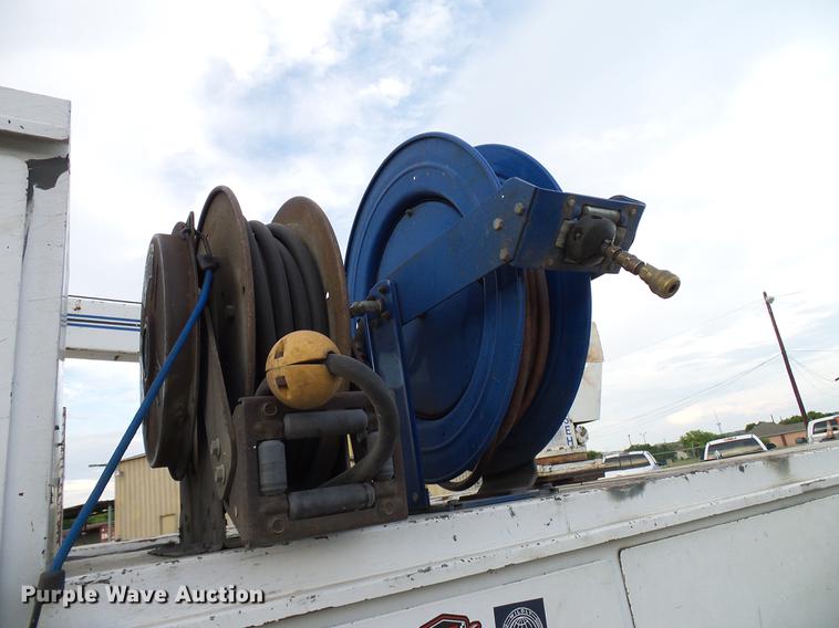 image for item DD8313 2008 Ford F750 Super Duty service truck with crane