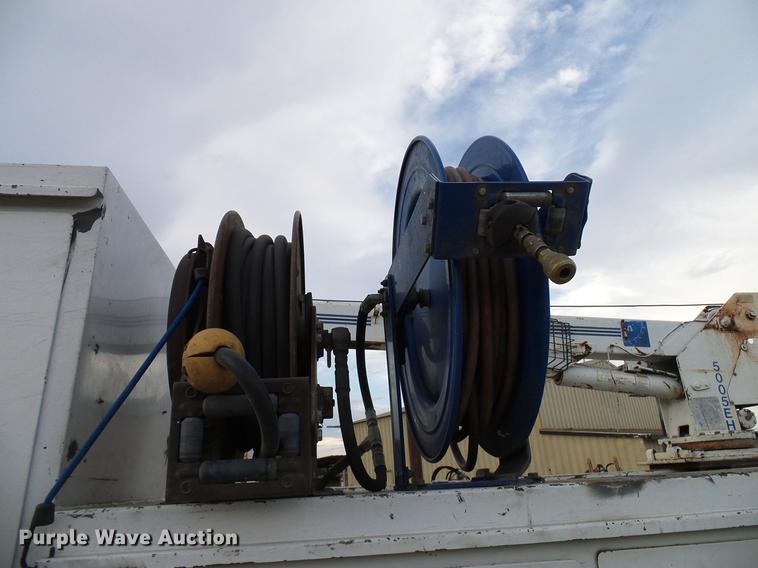 image for item DD8313 2008 Ford F750 Super Duty service truck with crane