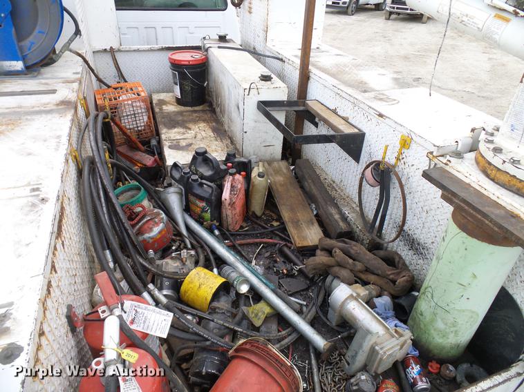 image for item DD8313 2008 Ford F750 Super Duty service truck with crane