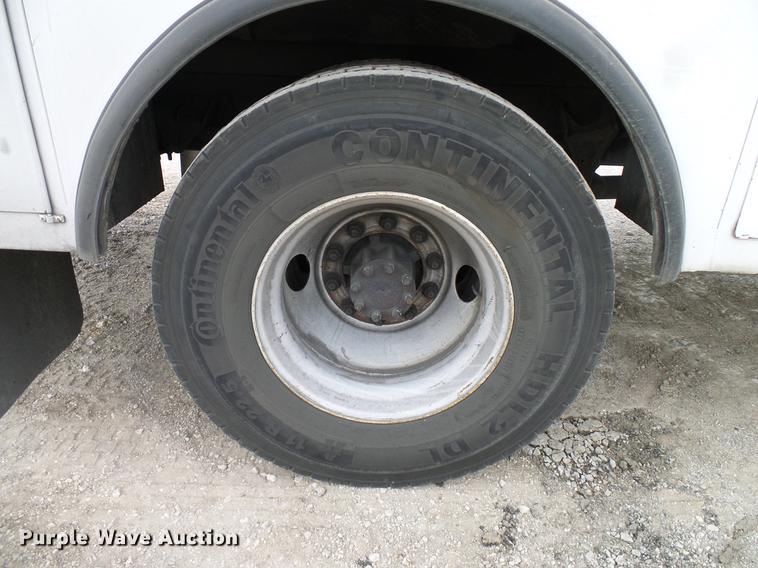 image for item DD8313 2008 Ford F750 Super Duty service truck with crane