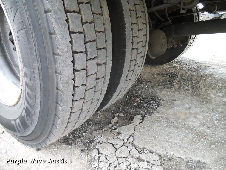 image for item DD8313 2008 Ford F750 Super Duty service truck with crane