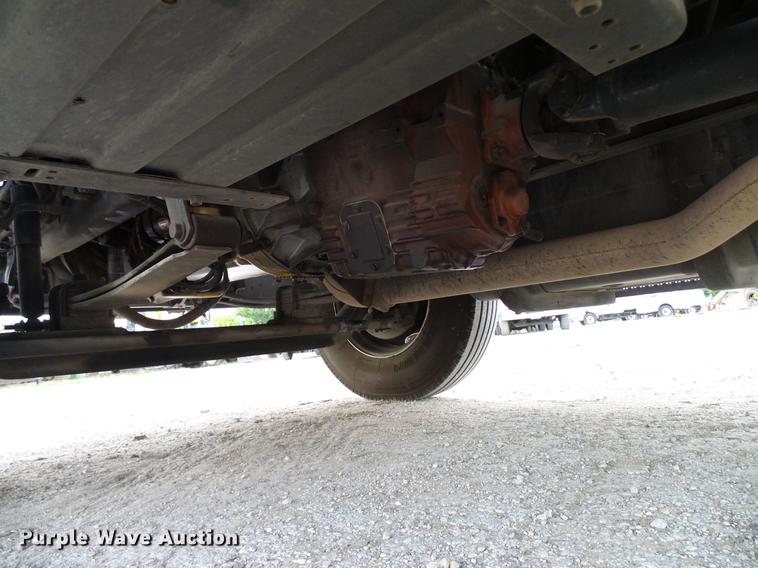 image for item DD8313 2008 Ford F750 Super Duty service truck with crane