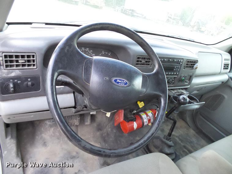 image for item DD8314 2007 Ford F750 service truck