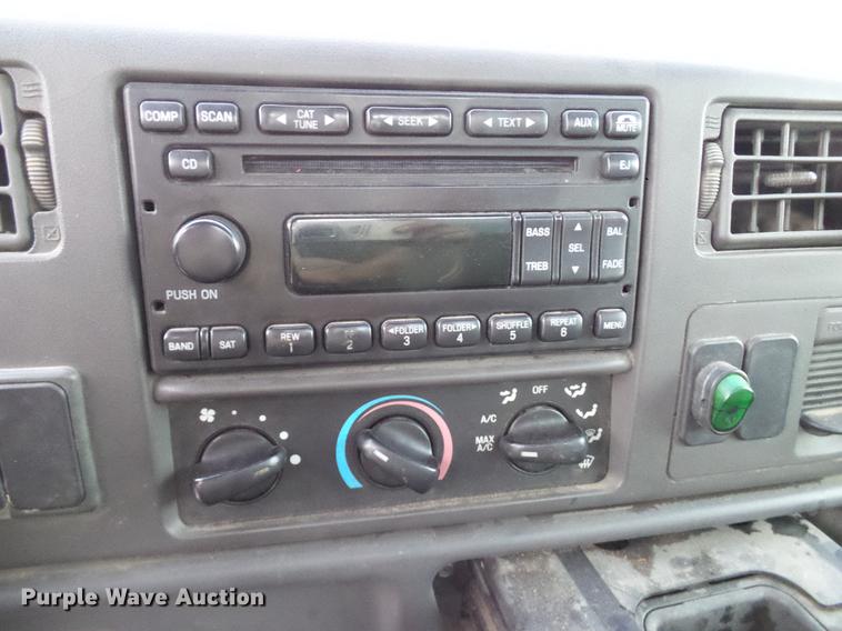 image for item DD8314 2007 Ford F750 service truck