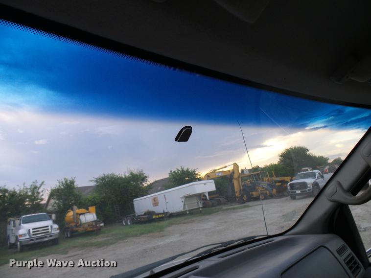 image for item DD8314 2007 Ford F750 service truck