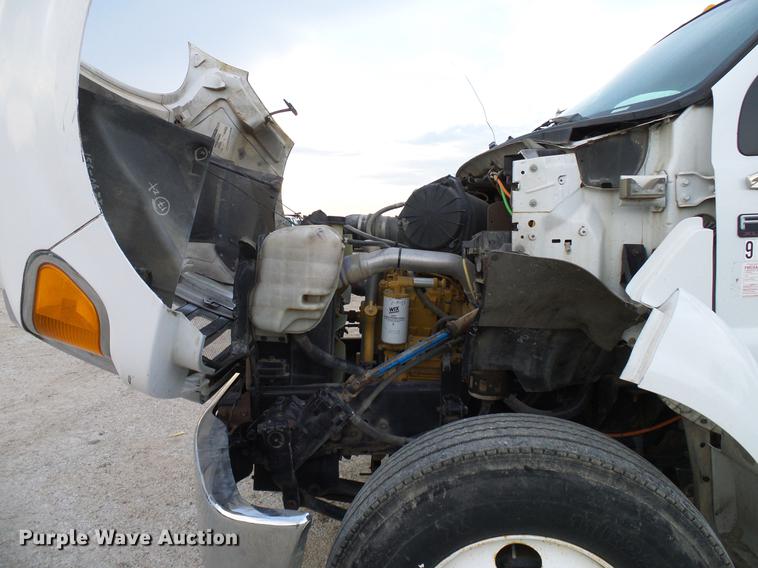 image for item DD8314 2007 Ford F750 service truck