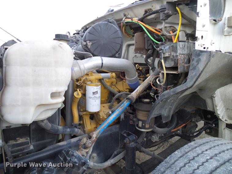 image for item DD8314 2007 Ford F750 service truck