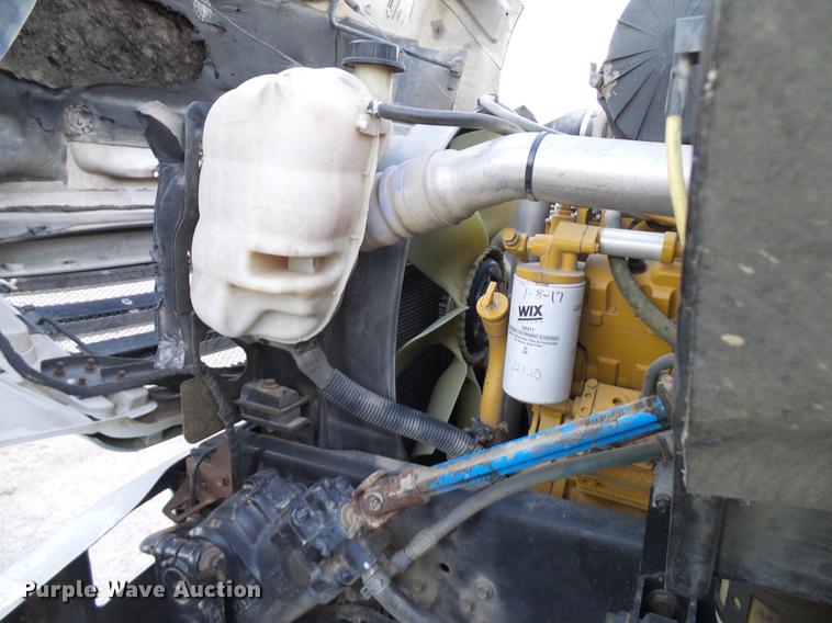 image for item DD8314 2007 Ford F750 service truck