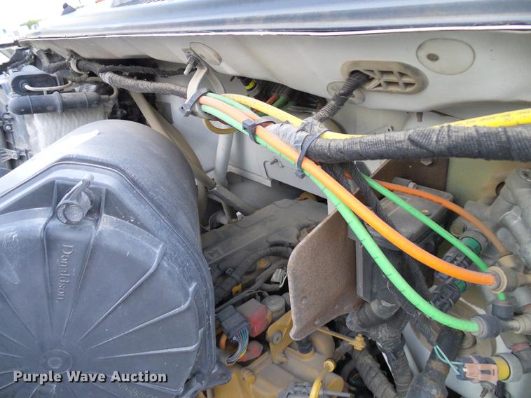 image for item DD8314 2007 Ford F750 service truck