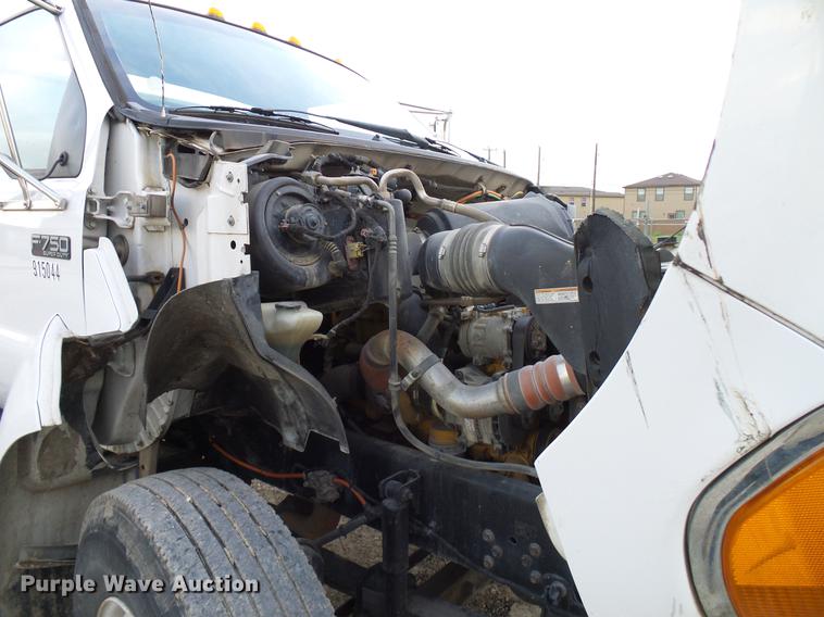 image for item DD8314 2007 Ford F750 service truck