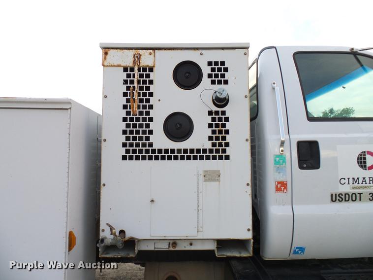 image for item DD8314 2007 Ford F750 service truck