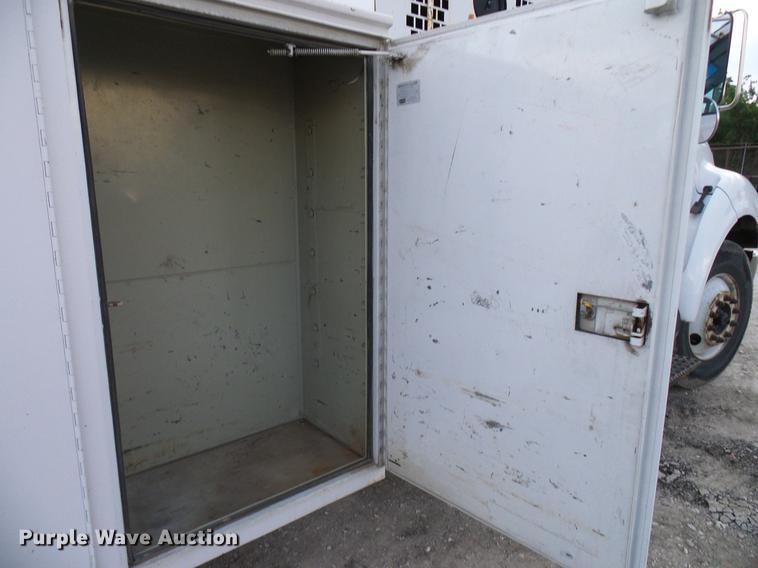 image for item DD8314 2007 Ford F750 service truck