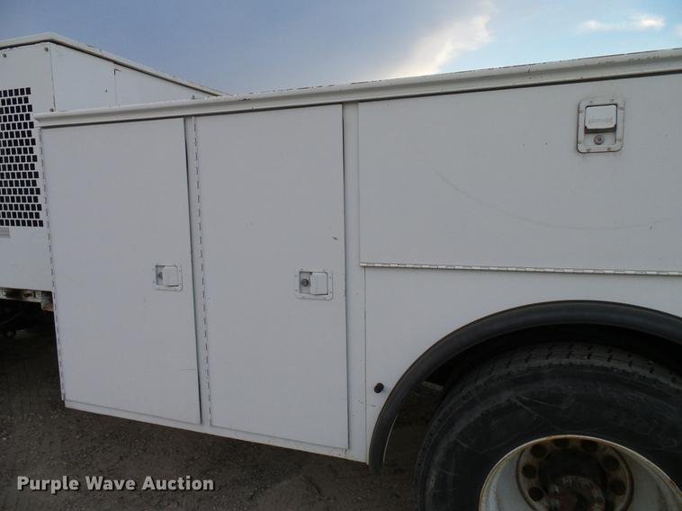 image for item DD8314 2007 Ford F750 service truck