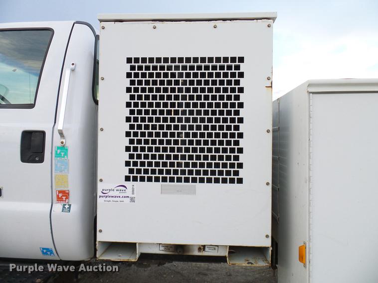 image for item DD8314 2007 Ford F750 service truck