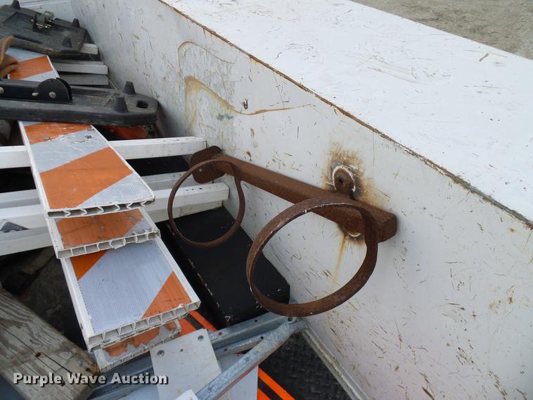 image for item DD8314 2007 Ford F750 service truck