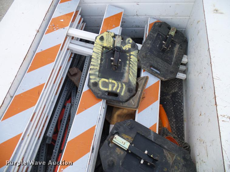 image for item DD8314 2007 Ford F750 service truck