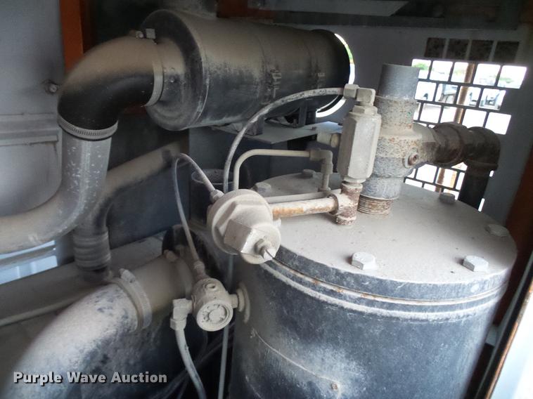 image for item DD8314 2007 Ford F750 service truck