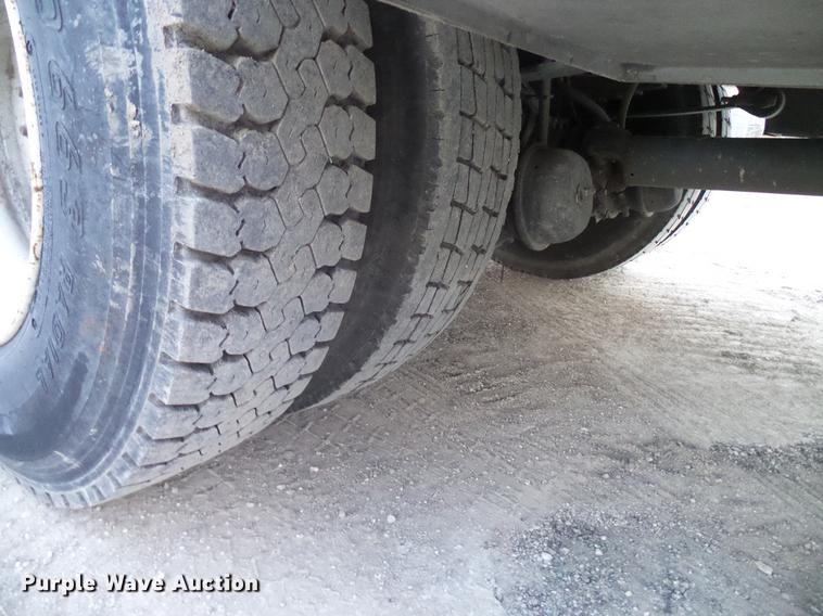 image for item DD8314 2007 Ford F750 service truck