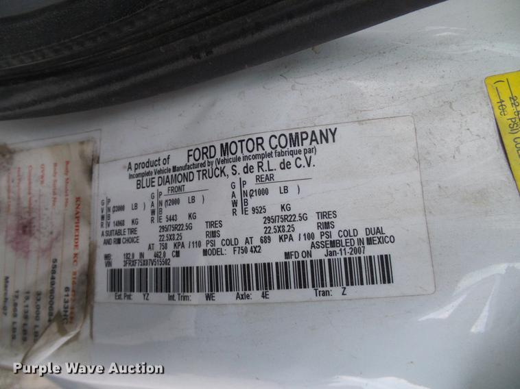 image for item DD8314 2007 Ford F750 service truck
