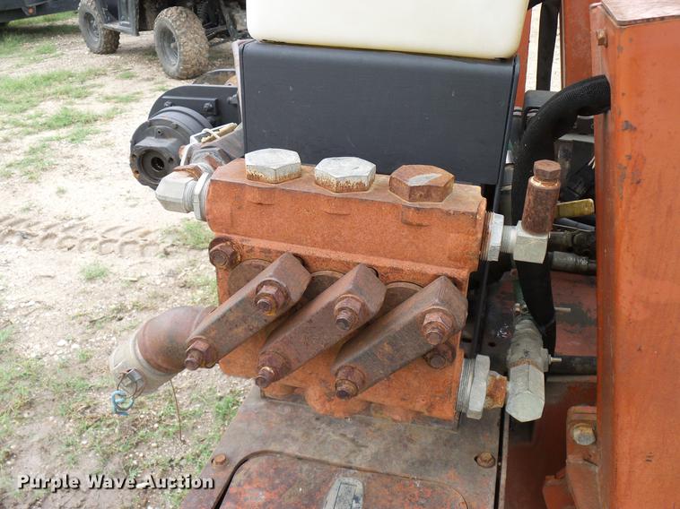 image for item DD8319 2001 Ditch Witch JT2720 directional boring unit