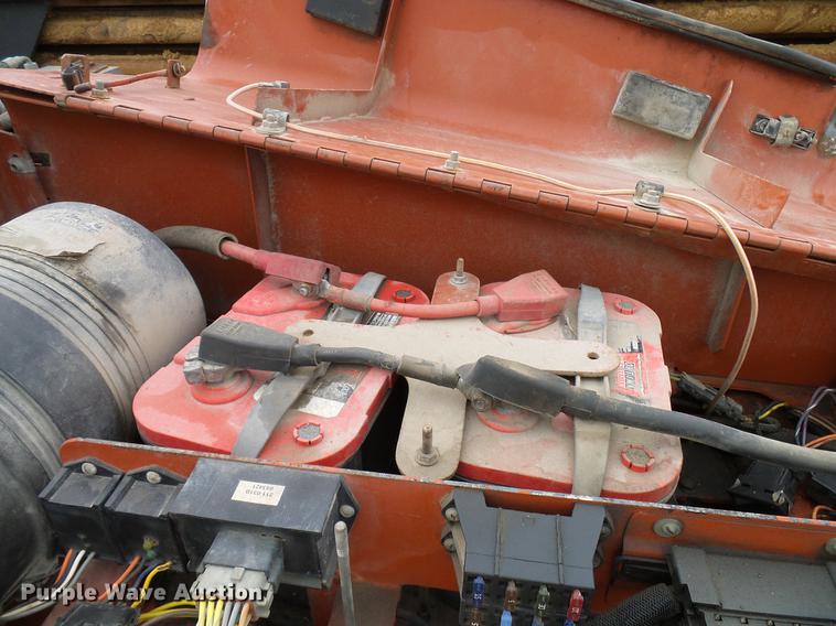 image for item DD8319 2001 Ditch Witch JT2720 directional boring unit