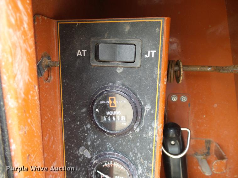 image for item DD8319 2001 Ditch Witch JT2720 directional boring unit