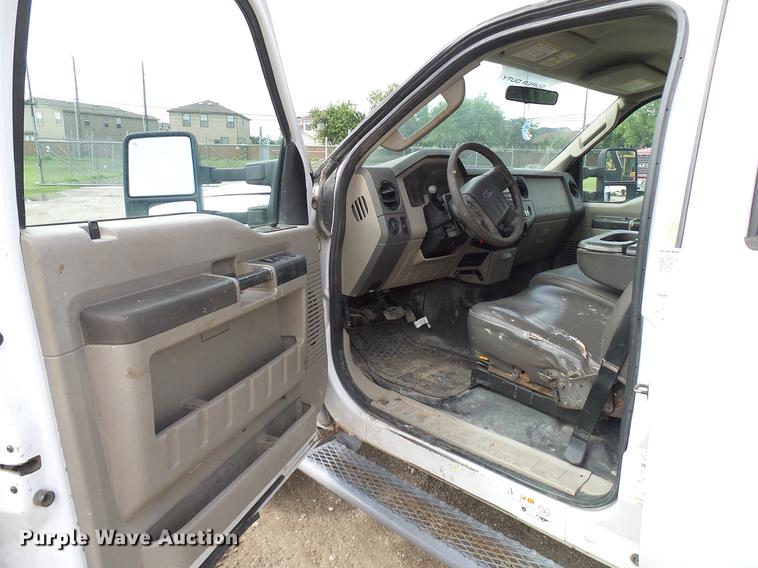 image for item DD8324 2010 Ford F450 Super Duty XL Crew Cab flatbed truck