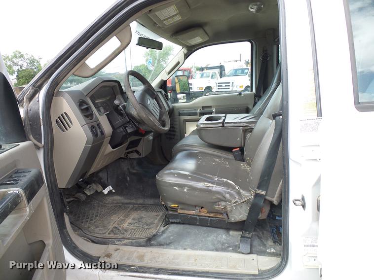 image for item DD8324 2010 Ford F450 Super Duty XL Crew Cab flatbed truck