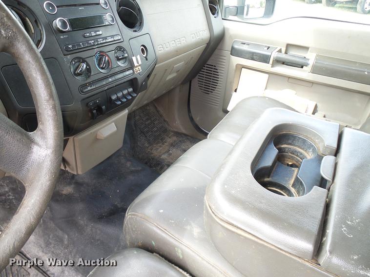 image for item DD8324 2010 Ford F450 Super Duty XL Crew Cab flatbed truck