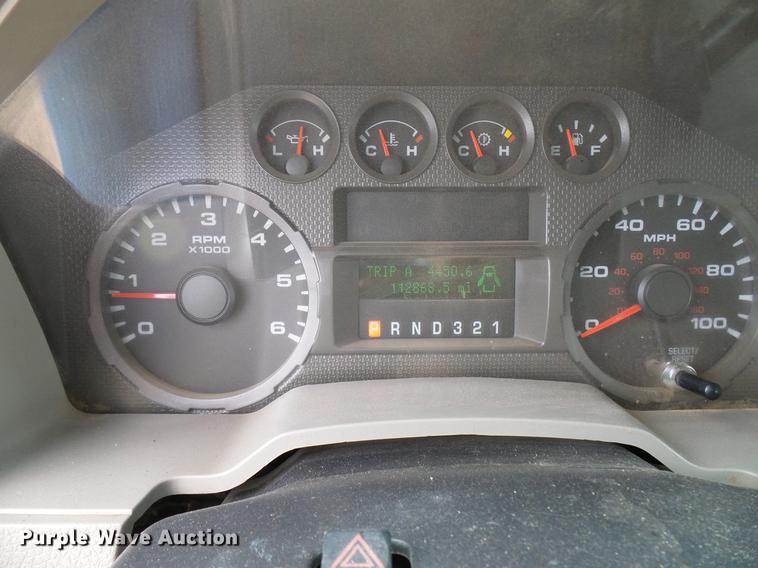 image for item DD8324 2010 Ford F450 Super Duty XL Crew Cab flatbed truck