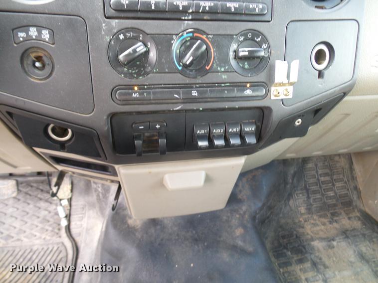 image for item DD8324 2010 Ford F450 Super Duty XL Crew Cab flatbed truck