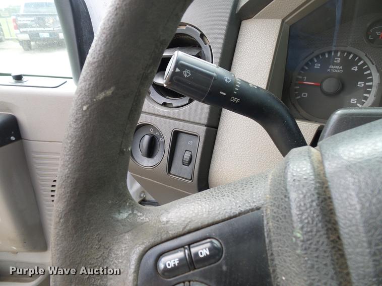 image for item DD8324 2010 Ford F450 Super Duty XL Crew Cab flatbed truck