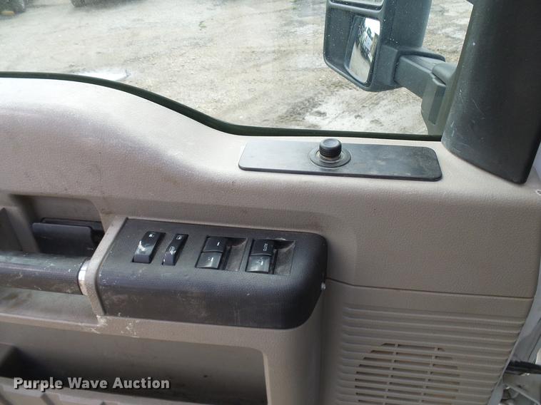 image for item DD8324 2010 Ford F450 Super Duty XL Crew Cab flatbed truck