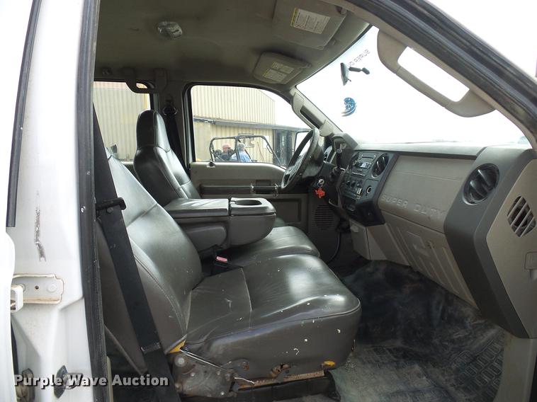 image for item DD8324 2010 Ford F450 Super Duty XL Crew Cab flatbed truck