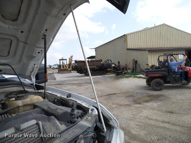 image for item DD8324 2010 Ford F450 Super Duty XL Crew Cab flatbed truck