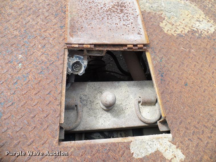 image for item DD8324 2010 Ford F450 Super Duty XL Crew Cab flatbed truck