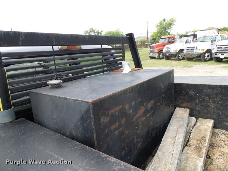 image for item DD8324 2010 Ford F450 Super Duty XL Crew Cab flatbed truck