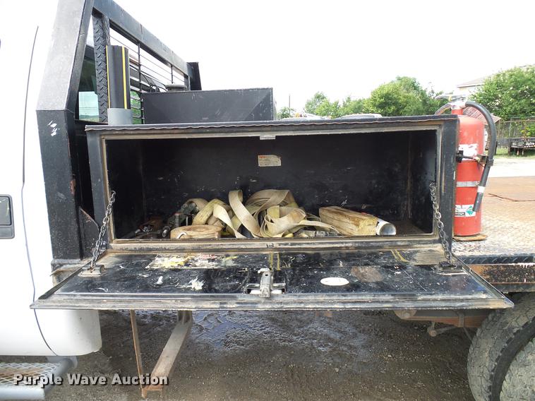 image for item DD8324 2010 Ford F450 Super Duty XL Crew Cab flatbed truck