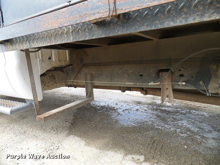 image for item DD8324 2010 Ford F450 Super Duty XL Crew Cab flatbed truck