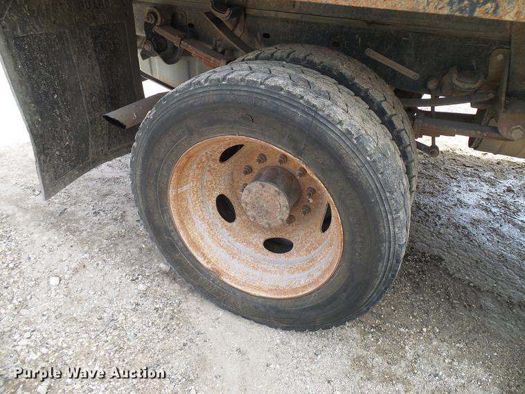 image for item DD8324 2010 Ford F450 Super Duty XL Crew Cab flatbed truck