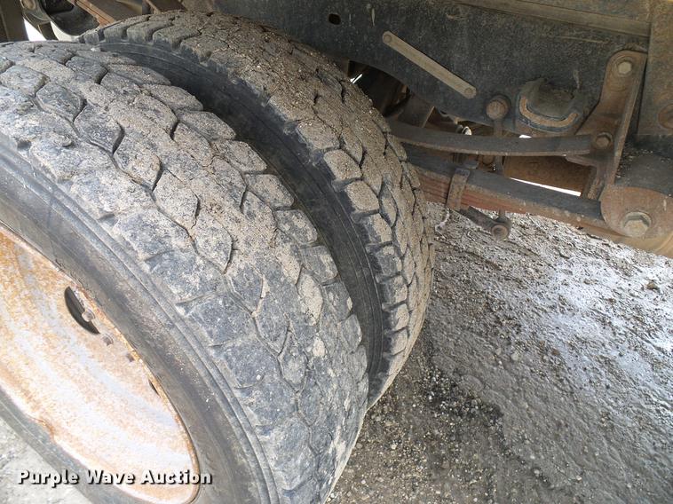 image for item DD8324 2010 Ford F450 Super Duty XL Crew Cab flatbed truck