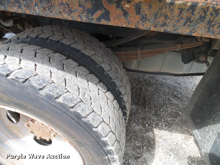 image for item DD8324 2010 Ford F450 Super Duty XL Crew Cab flatbed truck