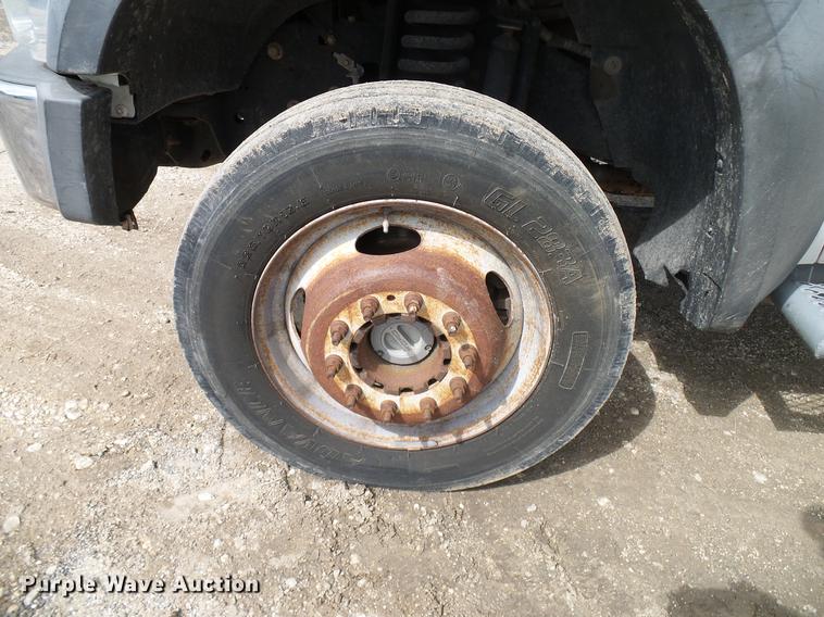 image for item DD8324 2010 Ford F450 Super Duty XL Crew Cab flatbed truck