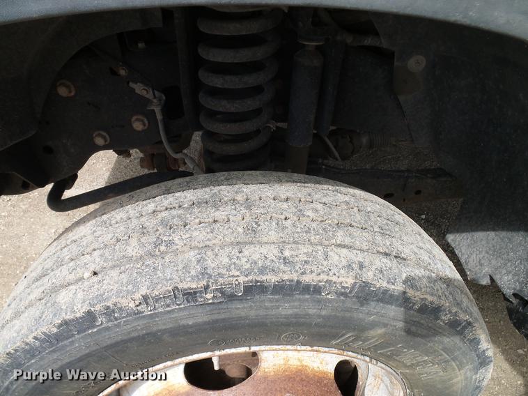 image for item DD8324 2010 Ford F450 Super Duty XL Crew Cab flatbed truck