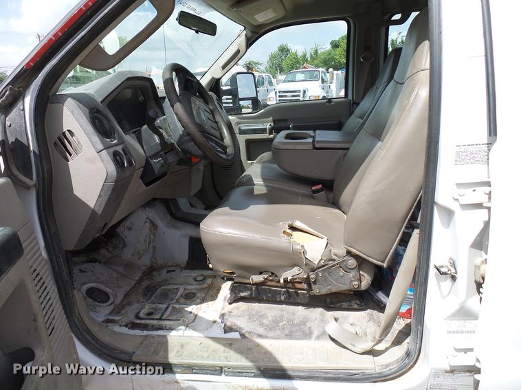 image for item DD8327 2008 Ford F450 Super Duty Crew Cab flatbed truck