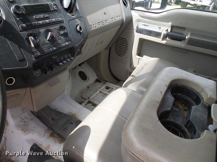 image for item DD8327 2008 Ford F450 Super Duty Crew Cab flatbed truck